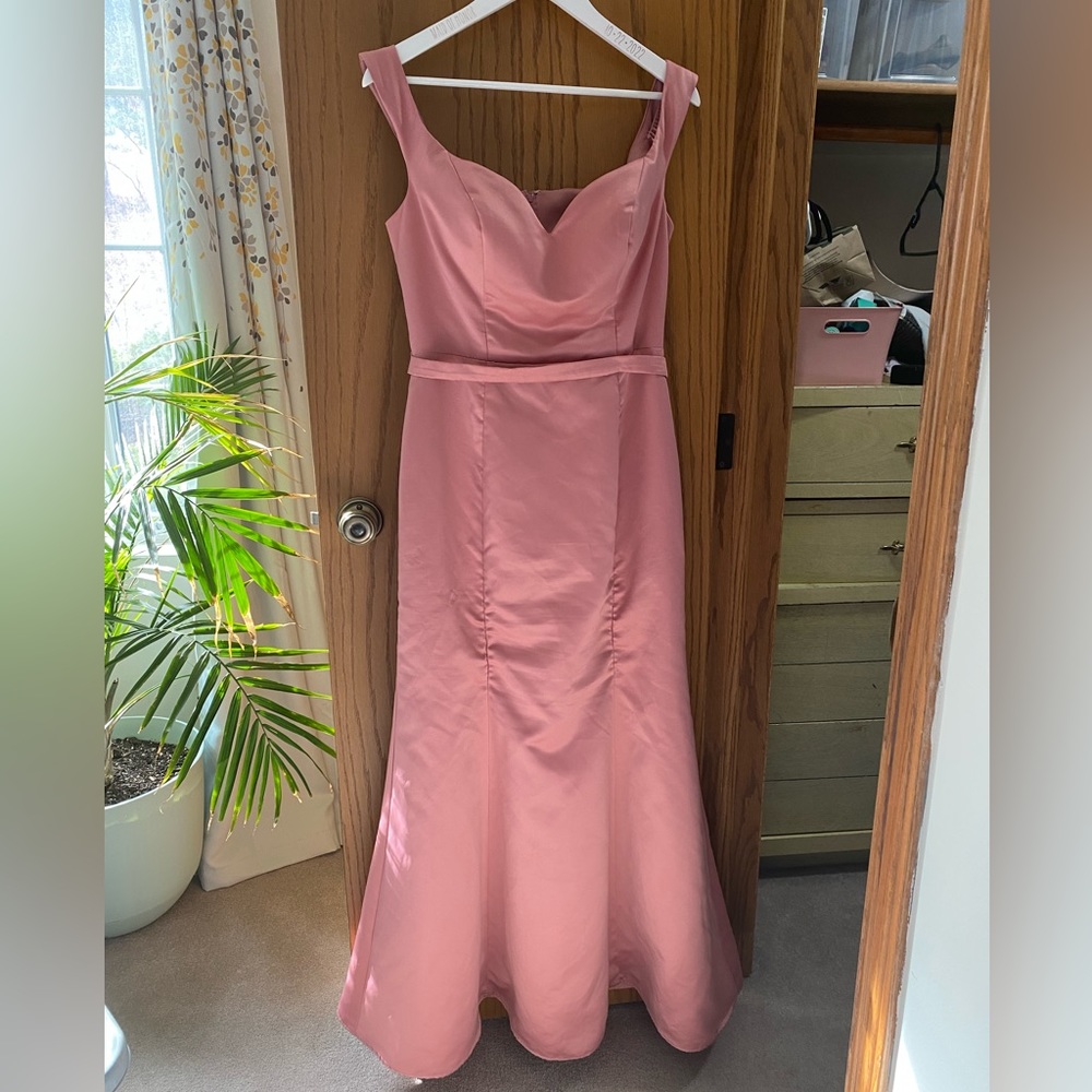 Off the shoulder sweetheart neckline floor length gown in dusty pink